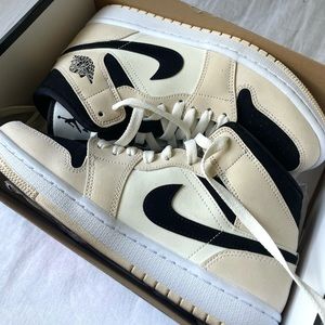 nike air jordan 1 mid womens barely orange size 8.5